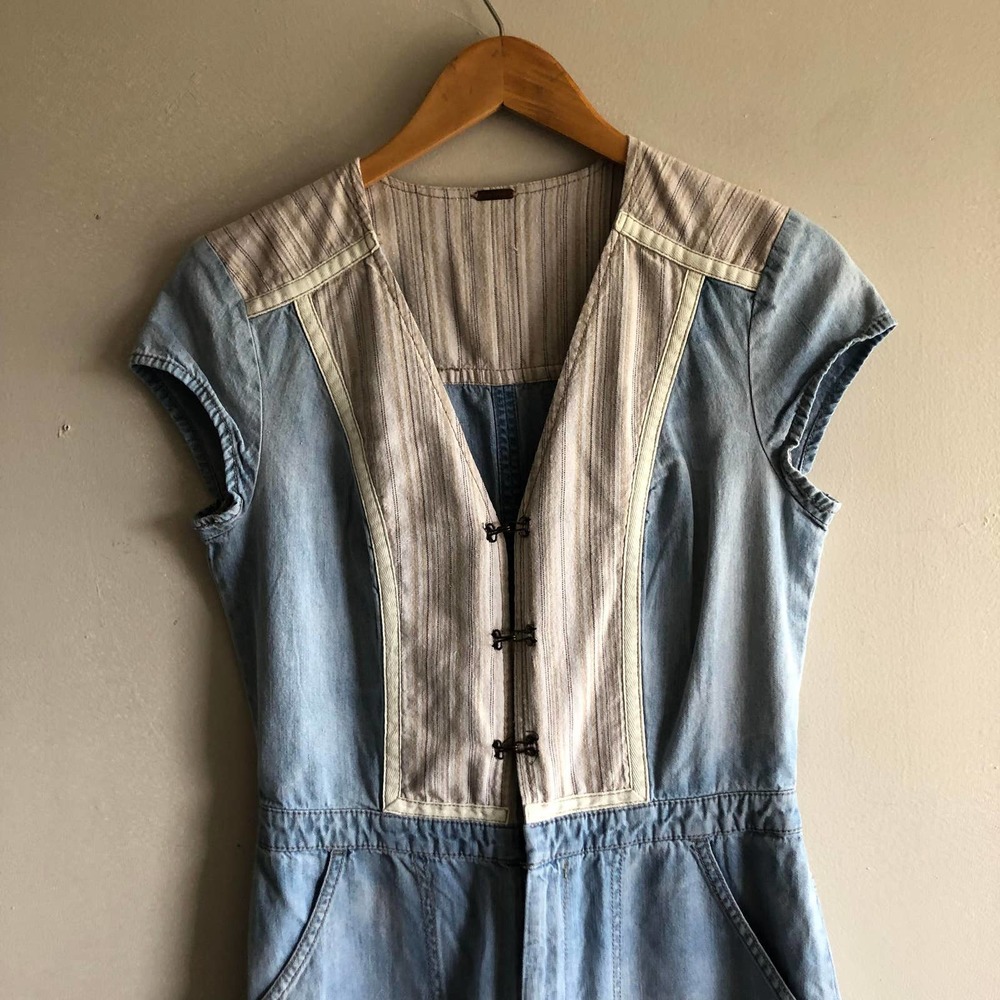 Free People On The Road Wide Leg Vintage Chambray Denim Jumpsuit $198 Size S - Picture 3 of 4